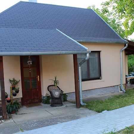Villa Dora Apartman Balatongyörök Exterior foto