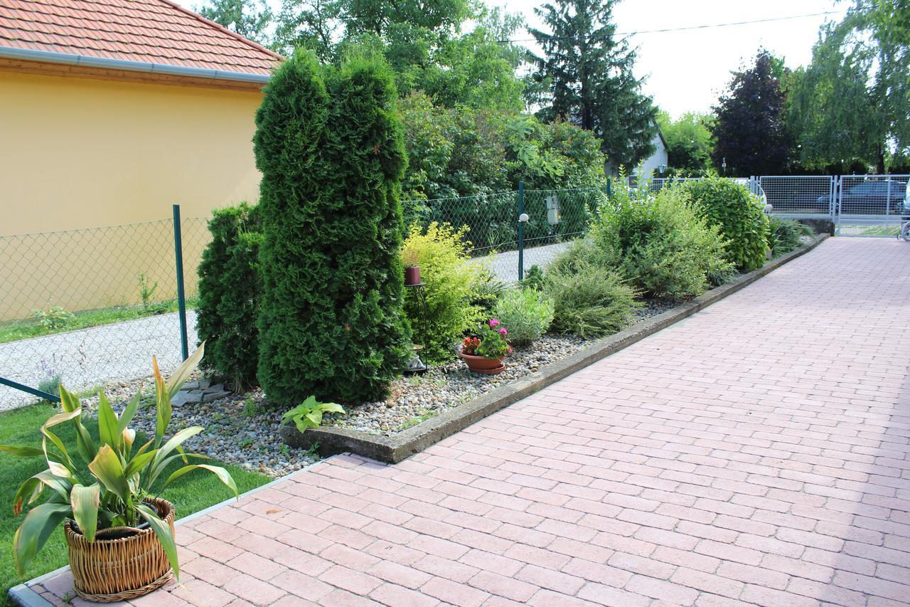 Villa Dora Apartman Balatongyörök Exterior foto